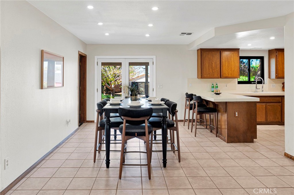 16326 Eucalyptus Street Property Photo 9