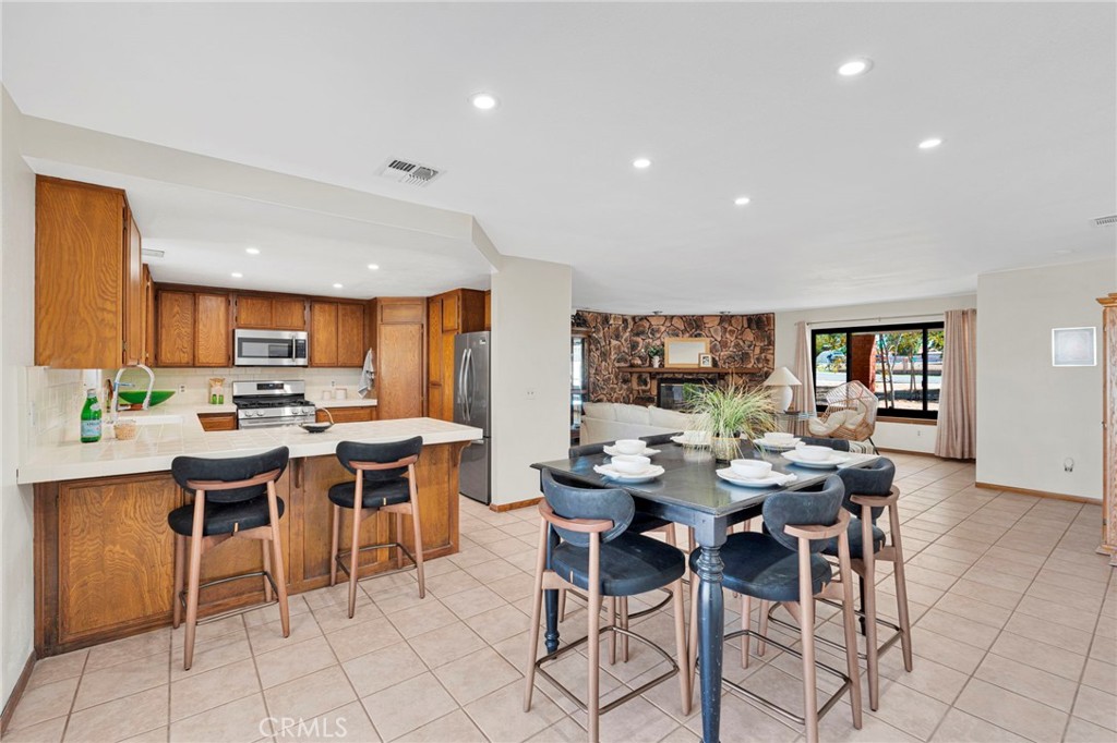 16326 Eucalyptus Street Property Photo 10