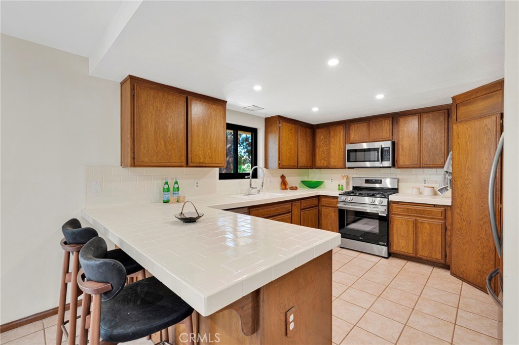 16326 Eucalyptus Street Property Photo 11