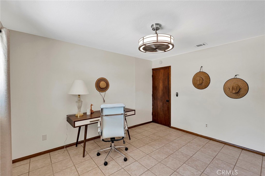 16326 Eucalyptus Street Property Photo 20