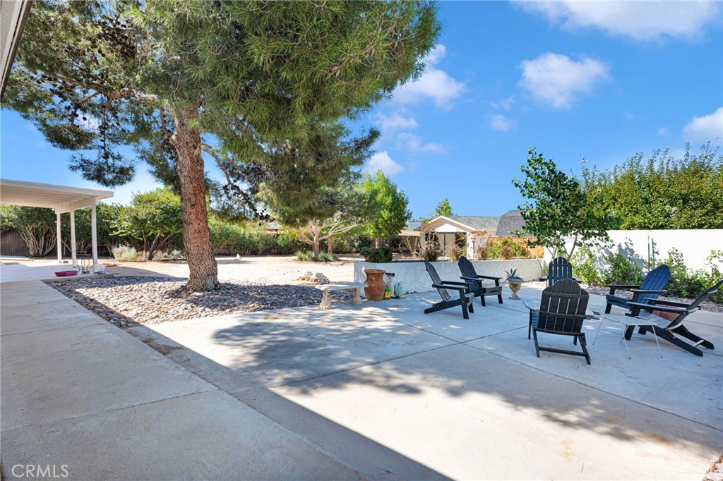 16326 Eucalyptus Street Property Photo 28