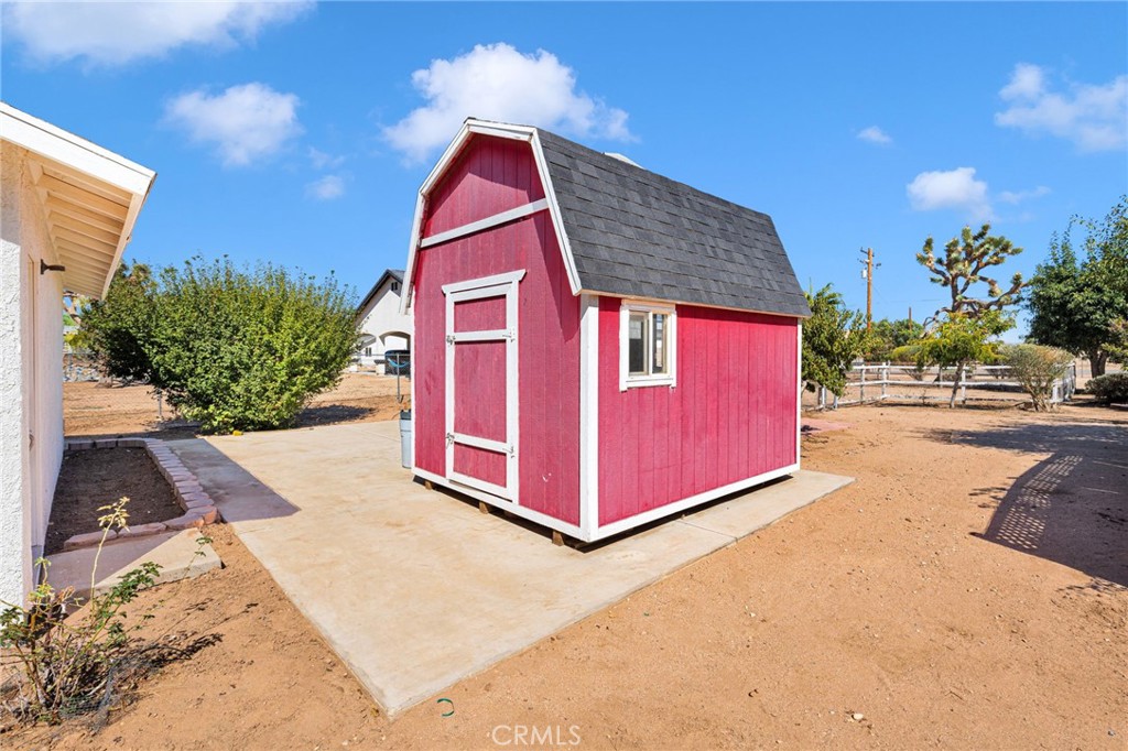 16326 Eucalyptus Street Property Photo 30