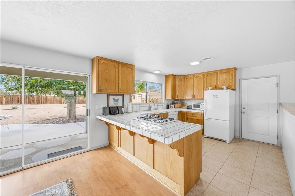 14204 Crow Road Property Photo 4