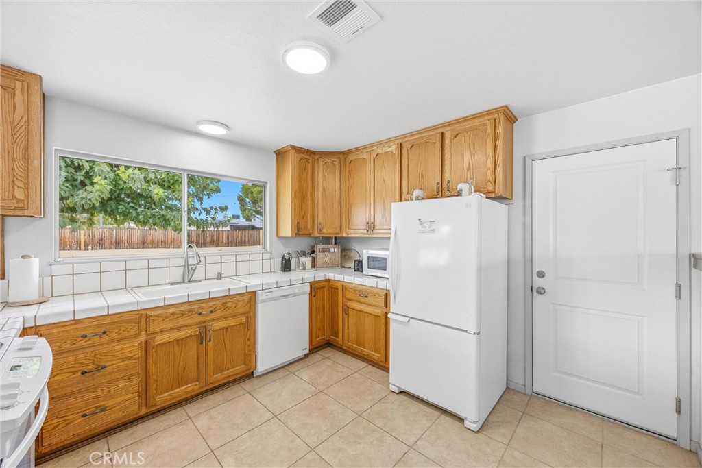 14204 Crow Road Property Photo 11