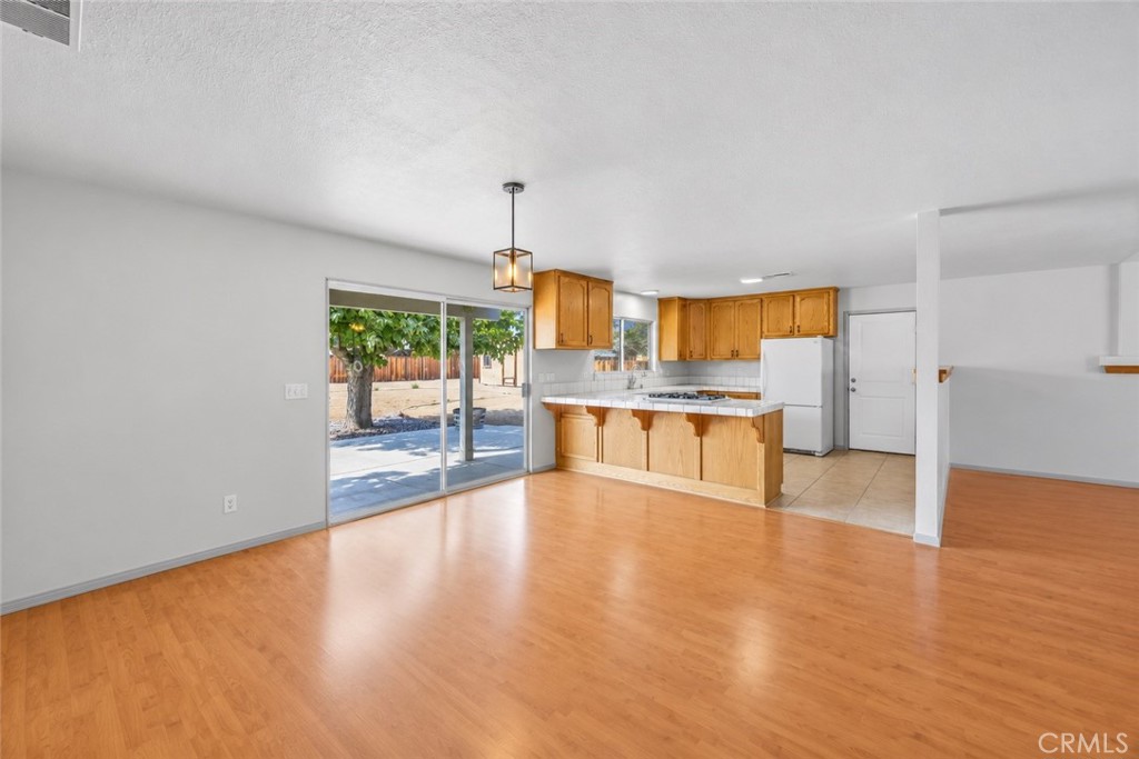 14204 Crow Road Property Photo 3