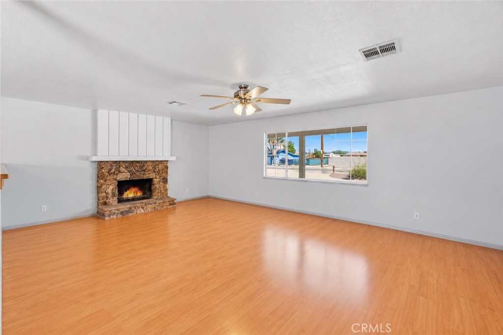 14204 Crow Road Property Photo 5