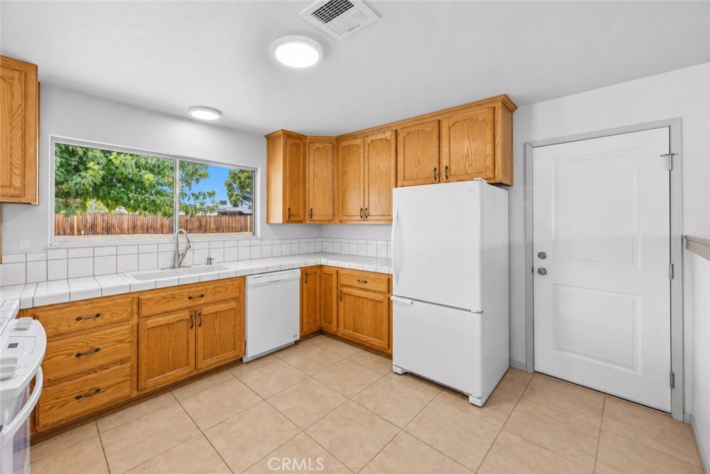 14204 Crow Road Property Photo 8