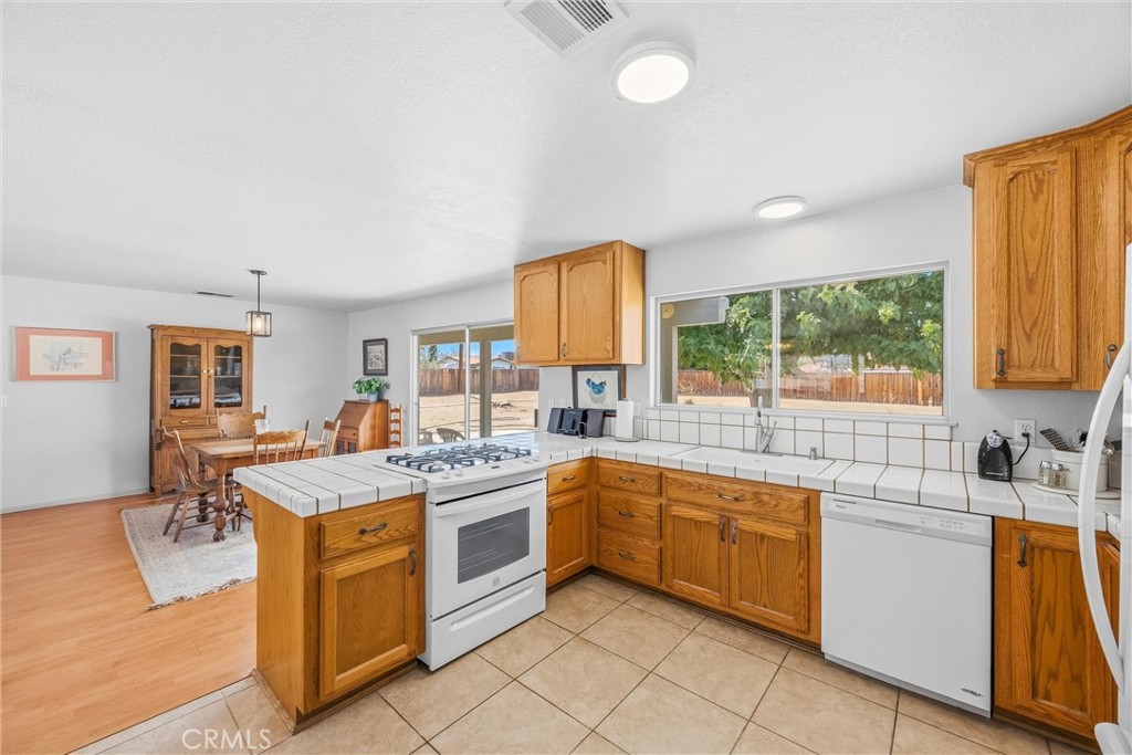 14204 Crow Road Property Photo 42
