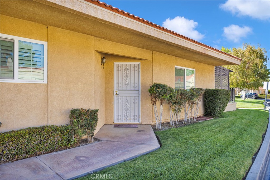 19076 Primrose Property Photo 4