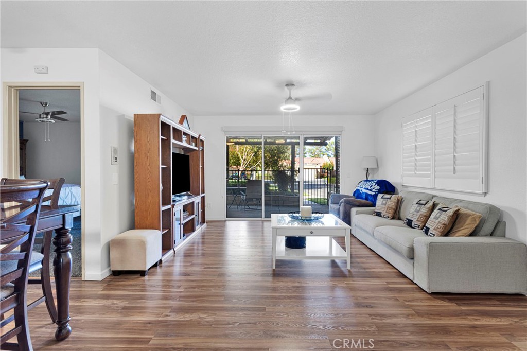 19076 Primrose Property Photo 6