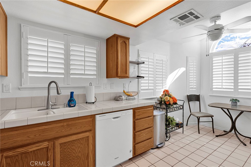19076 Primrose Property Photo 13