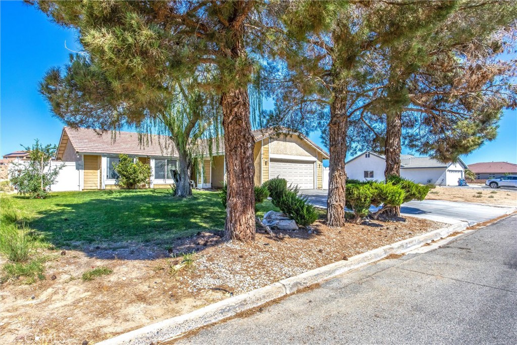 14742 Rivers Edge Rd Property Photo 3