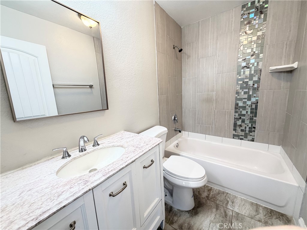 13052 Cerritos Court Property Photo 14