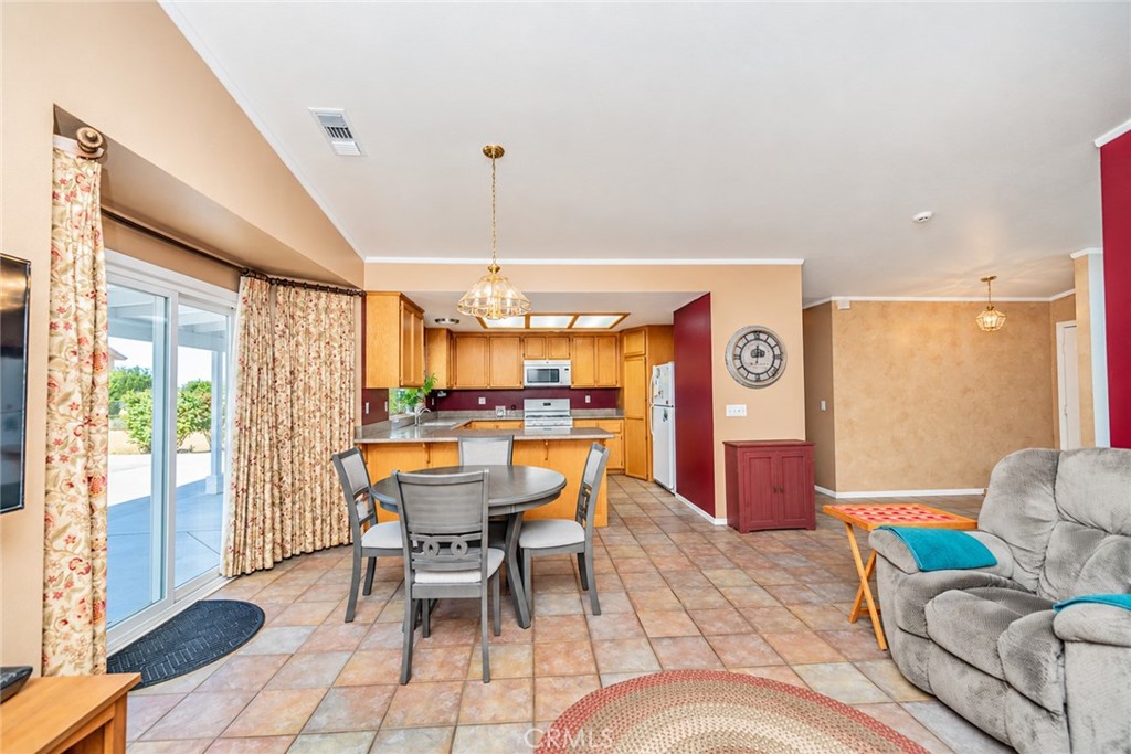 9030 Verbena Road Property Photo 10