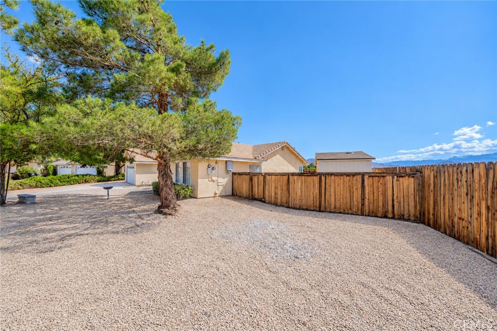 16213 Lake Shore Property Photo 4