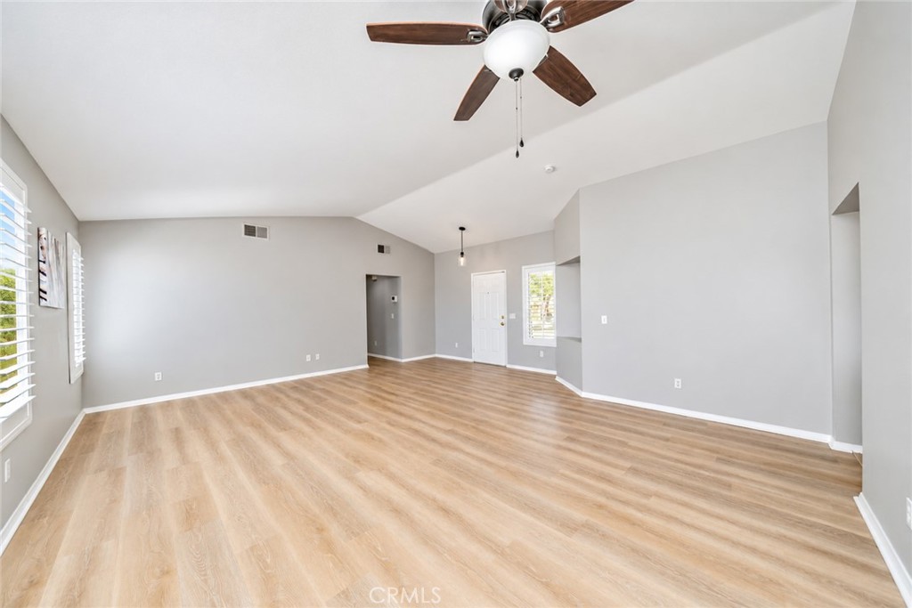 16213 Lake Shore Property Photo 7