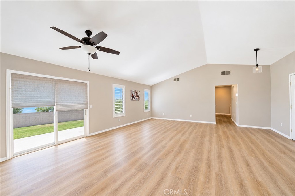 16213 Lake Shore Property Photo 8