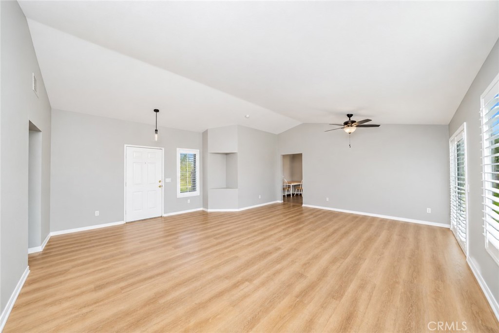 16213 Lake Shore Property Photo 9