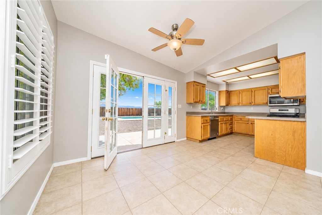16213 Lake Shore Property Photo 11