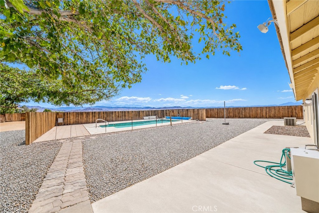 16213 Lake Shore Property Photo 34