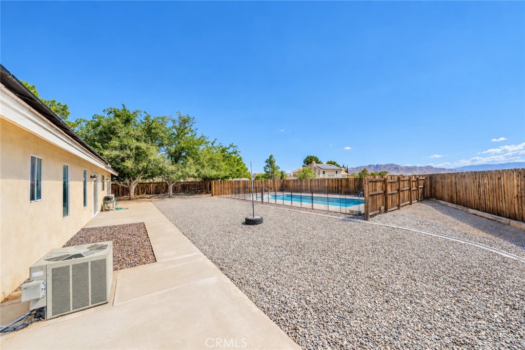 16213 Lake Shore Property Photo 35