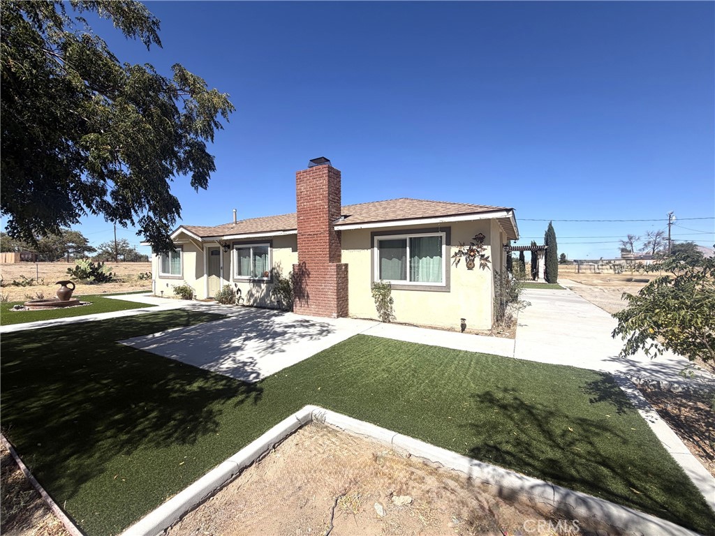 15166 Dos Palmas Property Photo 6
