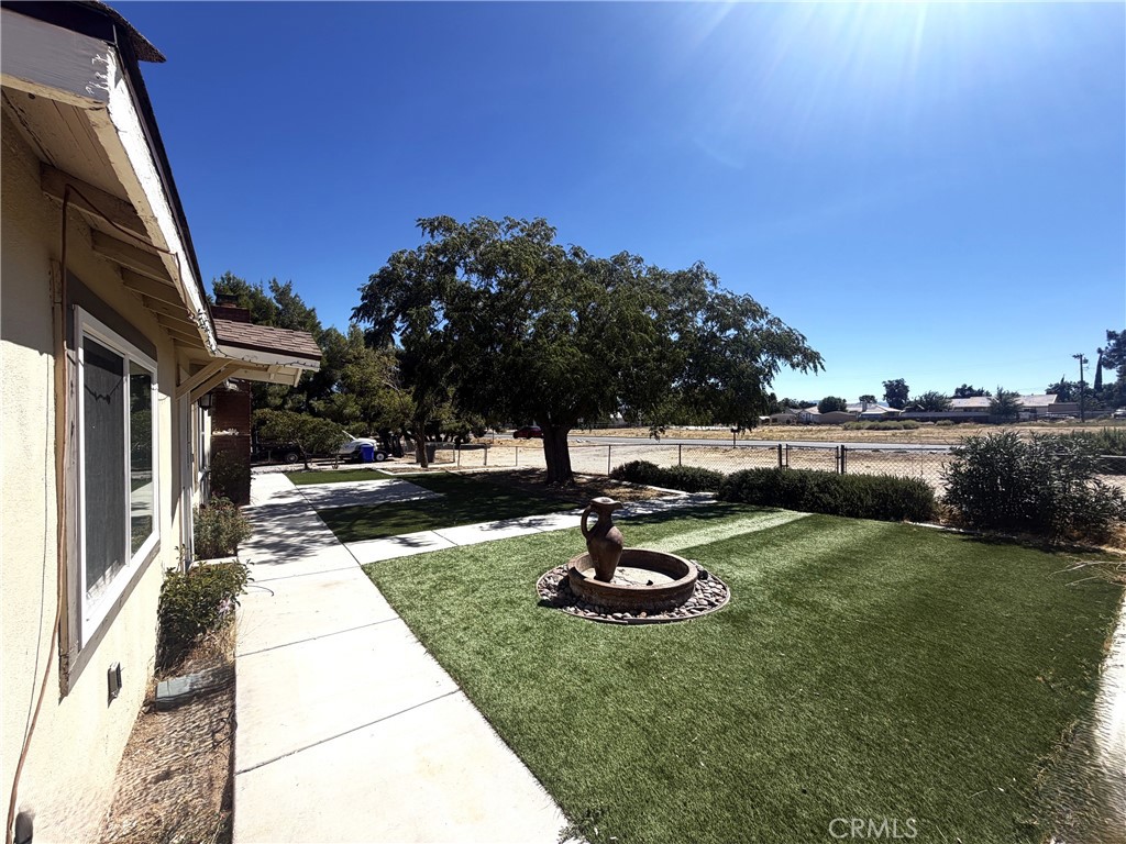 15166 Dos Palmas Property Photo 9