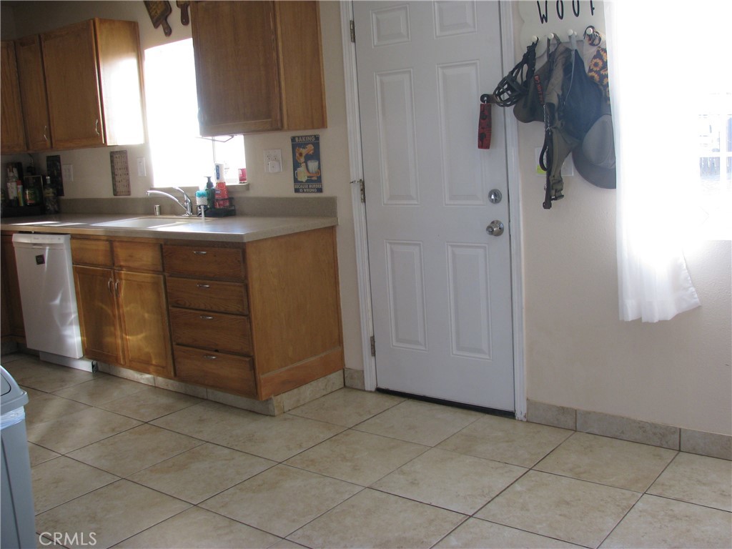 24290 Joshua Avenue Property Photo 9