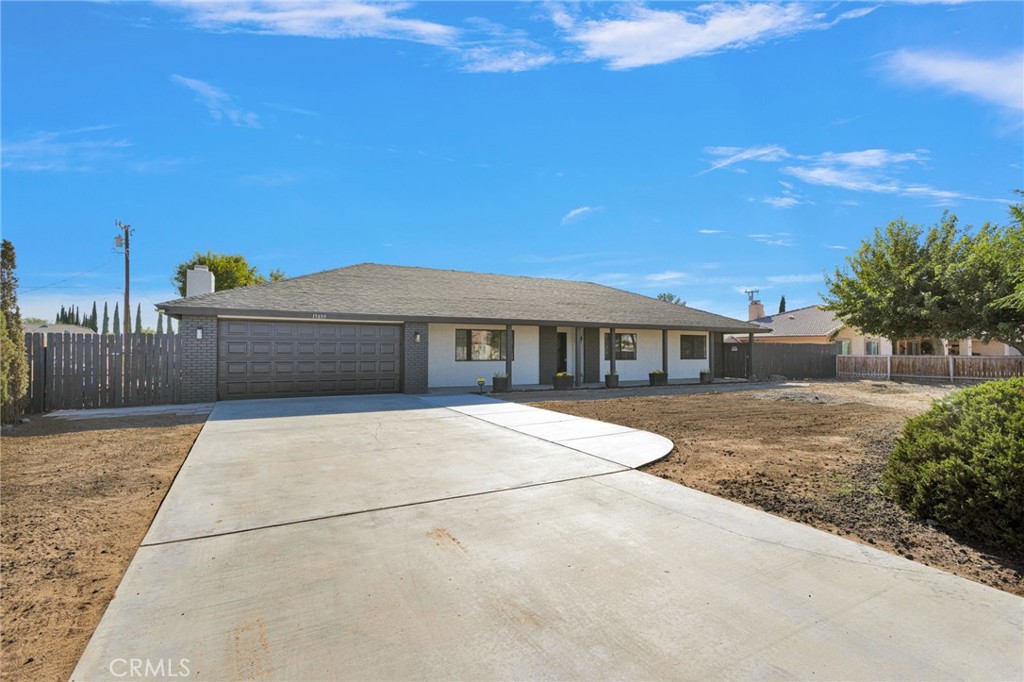 13839 Rincon Property Photo 2