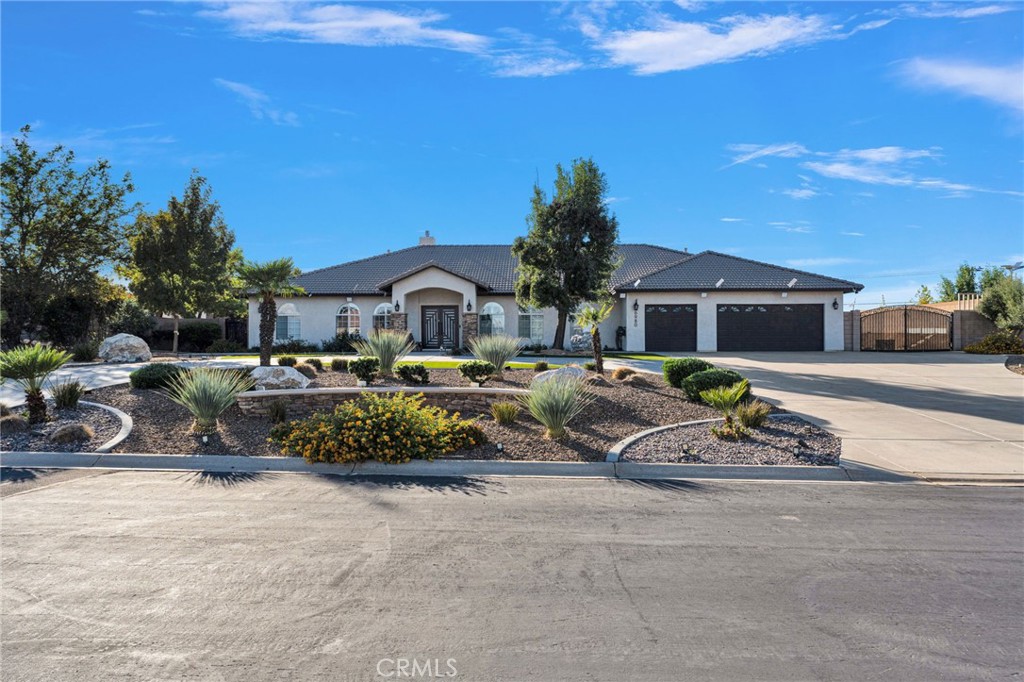 6980 Oak View Court Property Photo 1