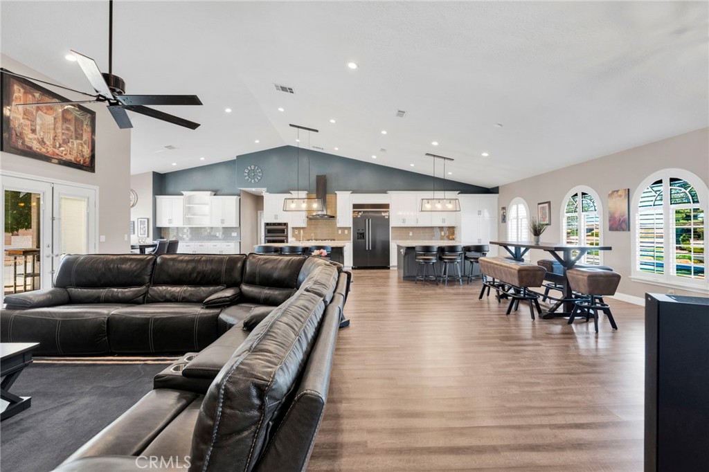 6980 Oak View Court Property Photo 6