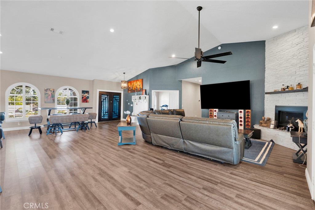6980 Oak View Court Property Photo 8