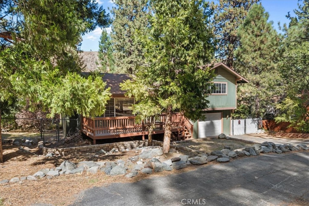 570 Lark Property Photo 2