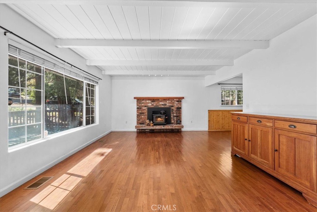 570 Lark Property Photo 10