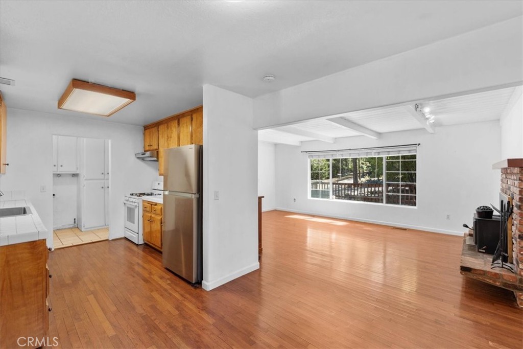 570 Lark Property Photo 13