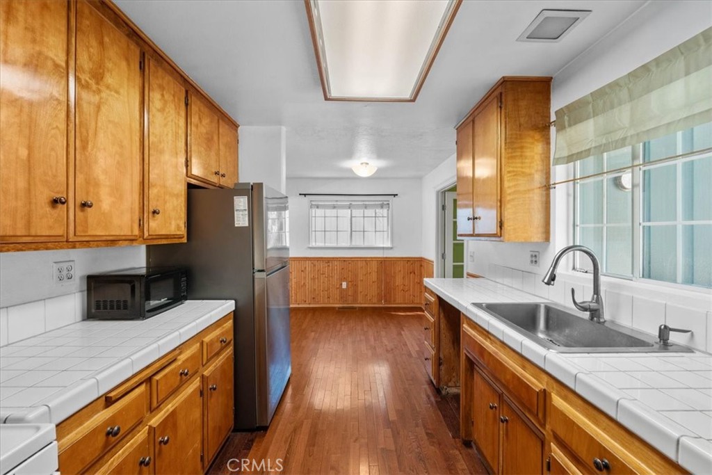 570 Lark Property Photo 15