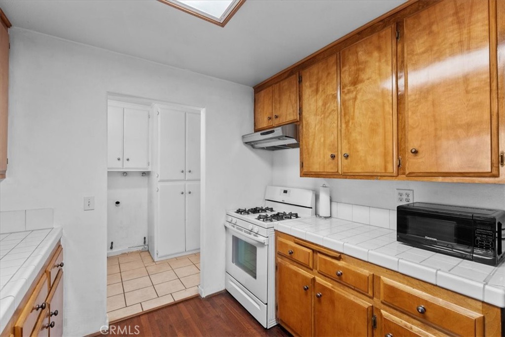 570 Lark Property Photo 17