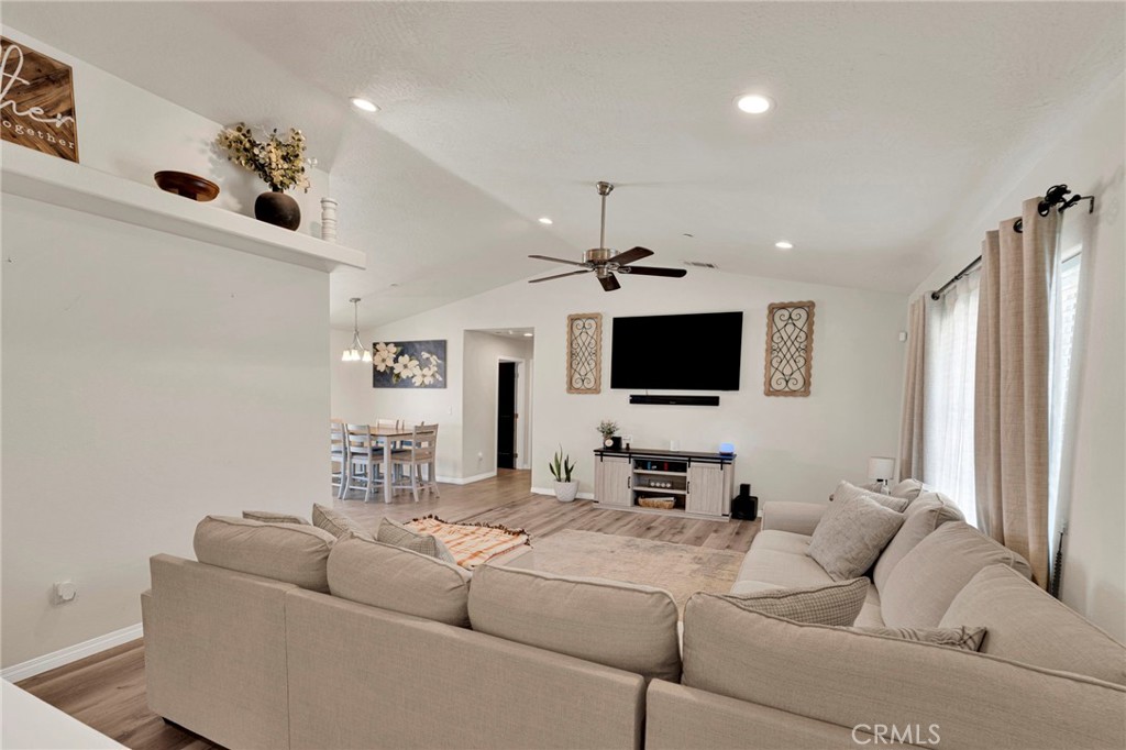 9357 Jacaranda Avenue Property Photo 7