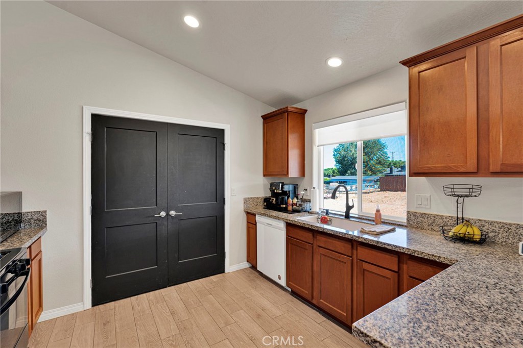 9357 Jacaranda Avenue Property Photo 12