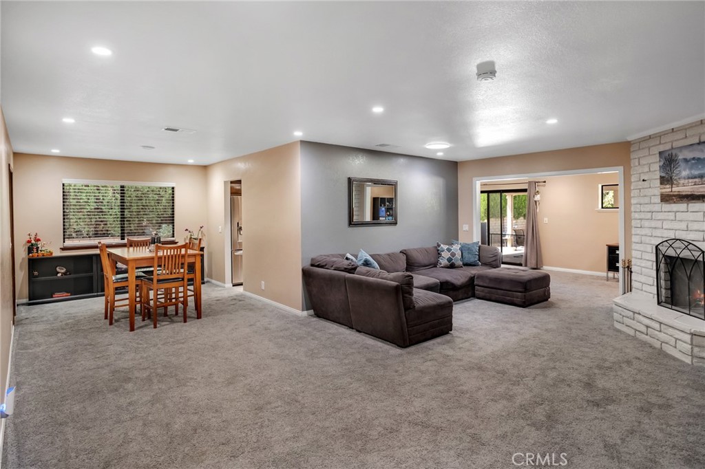12950 Rolling Ridge Drive Property Photo 10