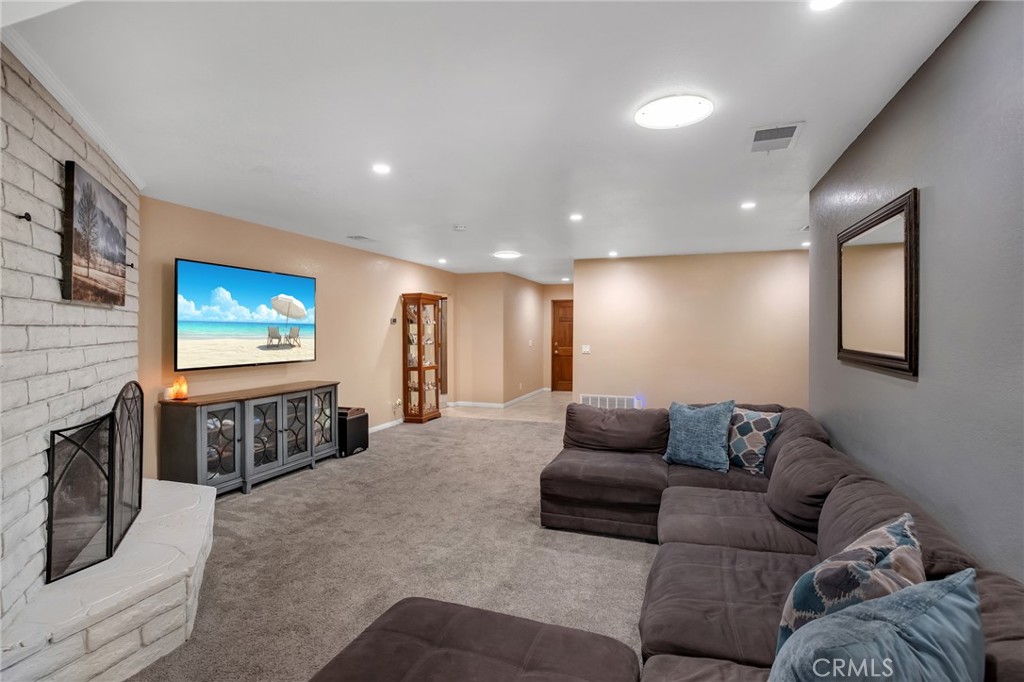 12950 Rolling Ridge Drive Property Photo 12