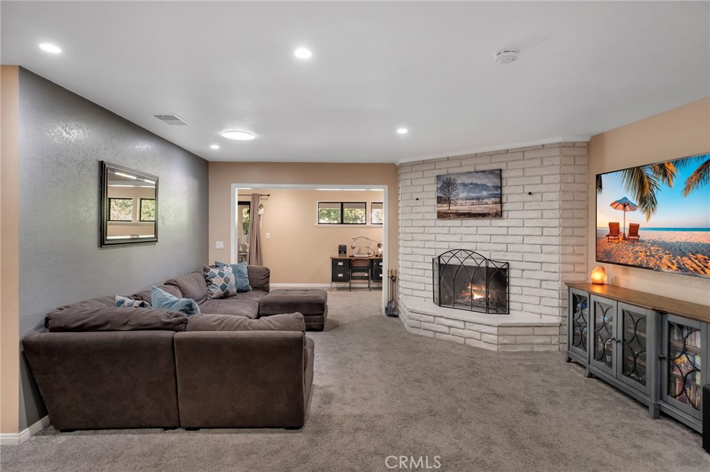 12950 Rolling Ridge Drive Property Photo 13