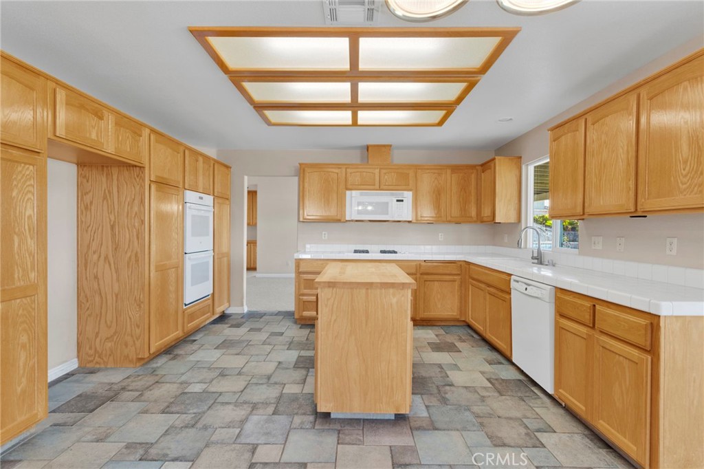 20137 Skyline Ranch Property Photo 15