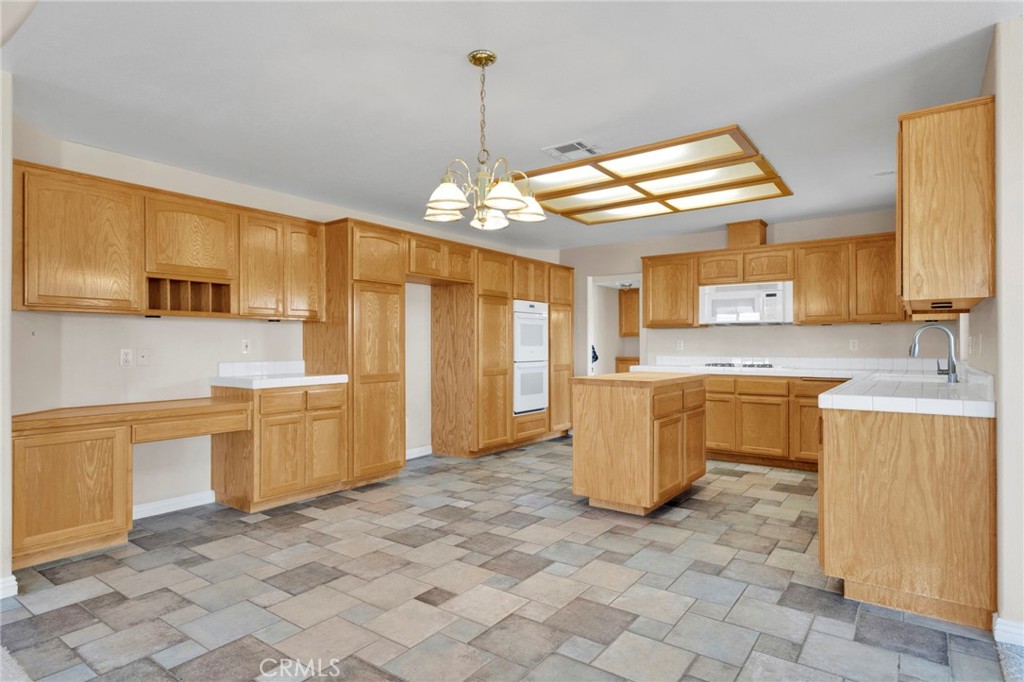 20137 Skyline Ranch Property Photo 16