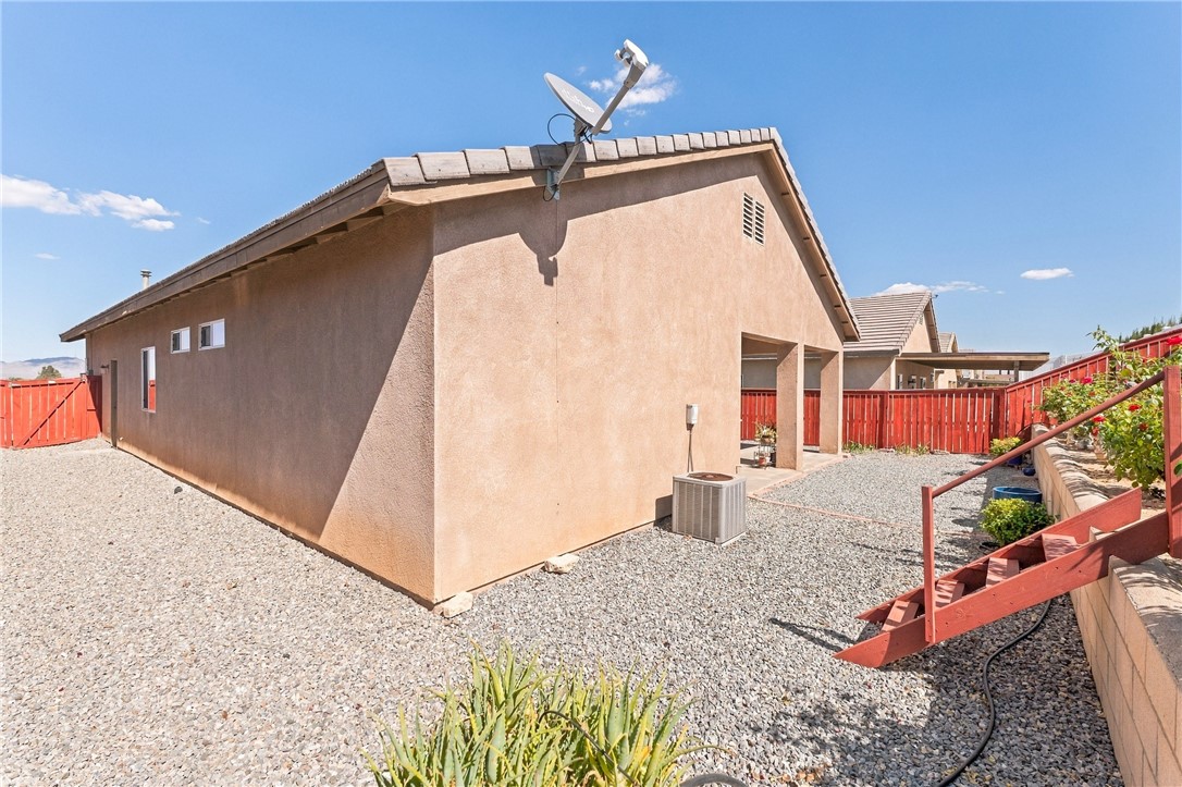 16711 Silica Property Photo 23
