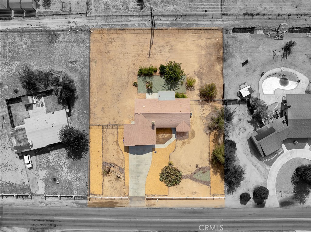 19617 Tomahawk Property Photo 3