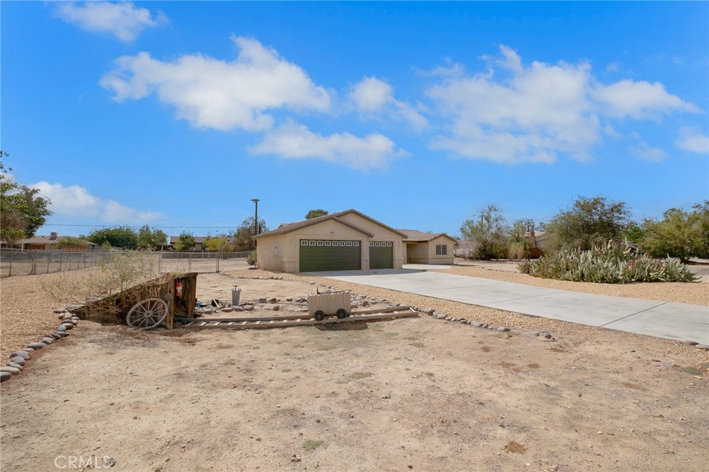 19617 Tomahawk Property Photo 7