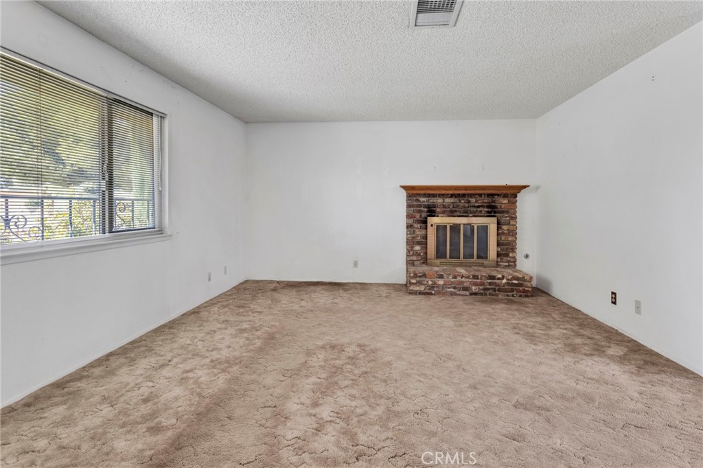 11919 11th Property Photo 6