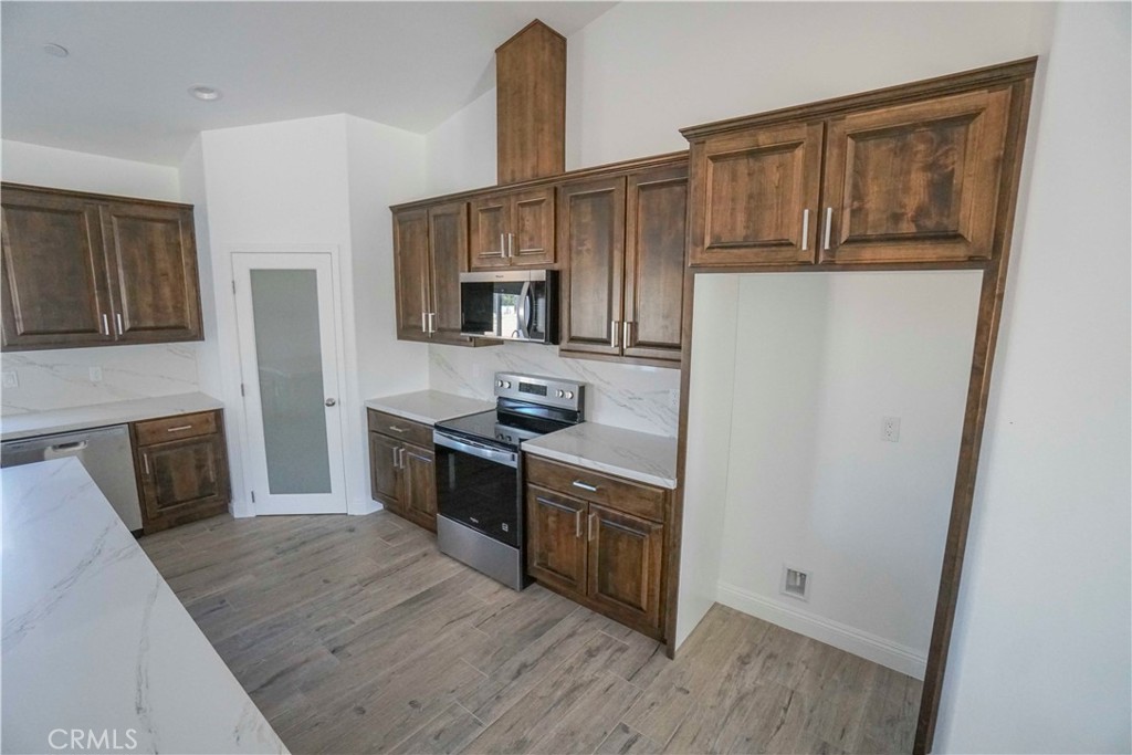 8106 Peach Avenue Property Photo 12
