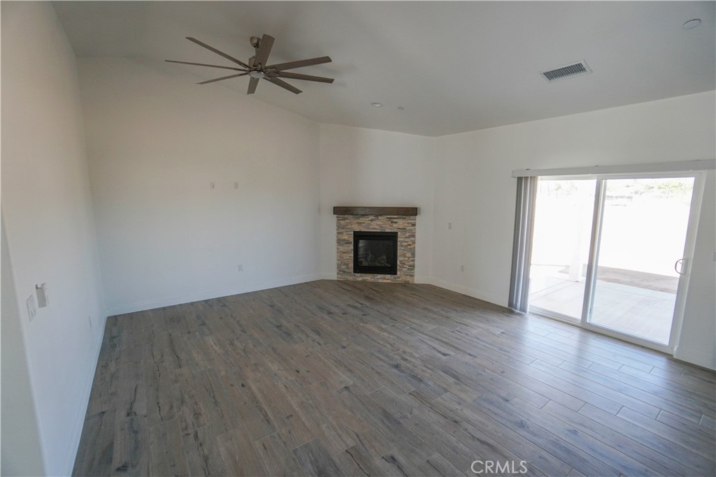 8106 Peach Avenue Property Photo 15